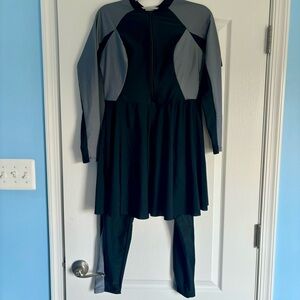 XL Modest Swimsuit Black